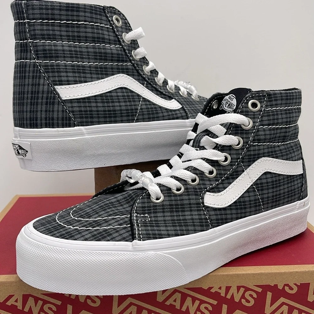 Vans WMNS Sk8-Hi Tapered Uv Beads Black
VN0009QPBM8
Sneakers - Picture 9 of 16